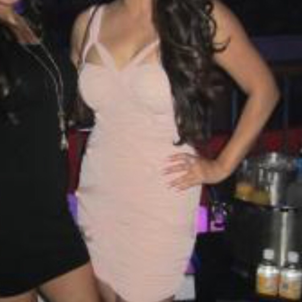 Beautiful Light pink layered design dress - Size M - Picture 7 of 8